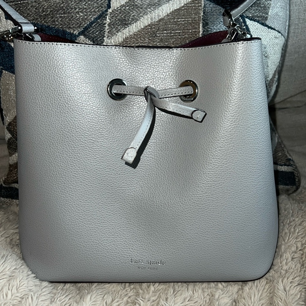 Kate spade Eva large bucket purse in Nimbus Gray💝